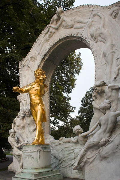 Monumento a Johann Strauss — Foto de Stock