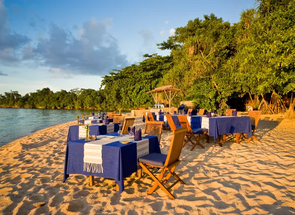 Middag på stranden — Stockfoto