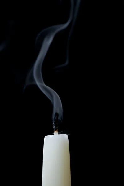 Тлеющая свеча — стоковое фото