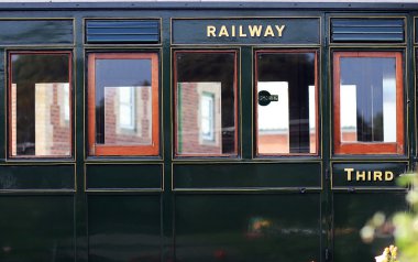 bir tren vagon yan görünüm