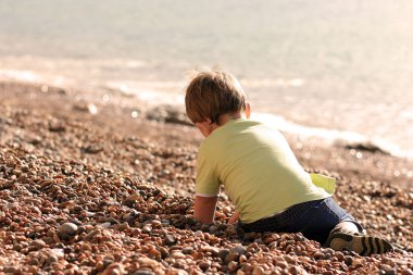 küçük çocuk taşlı Beach