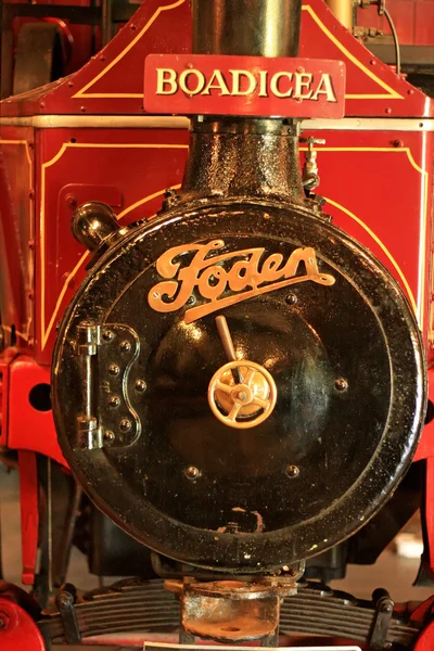 BRESSINGHAM RAILWAY - JUNE 2011 - A foden steam engine on displa — Stock Photo, Image