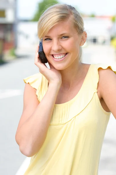 Woman with cell — Stock Photo, Image