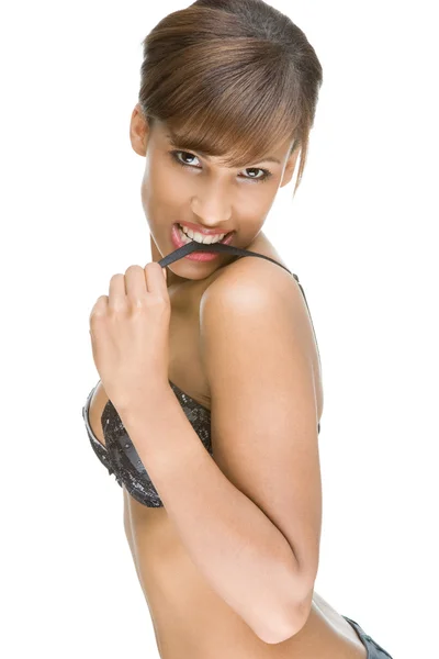 Brunette vrouw met zwarte bikini — Stockfoto