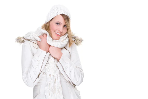 Γυναίκα στο λευκό χειμωνιάτικα ρούχα — Φωτογραφία Αρχείου