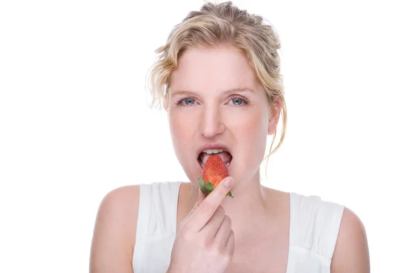 Mujer con fresa — Foto de Stock