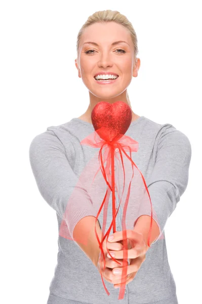 Vrouw met rood hart — Stockfoto