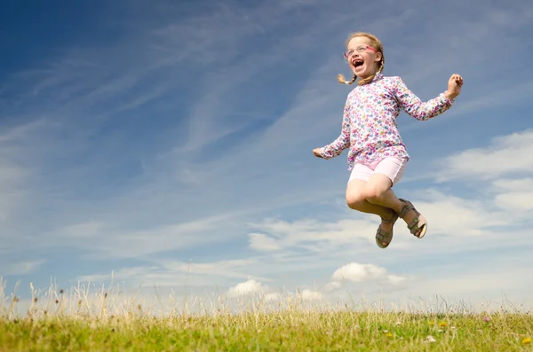 Mutlu küçük kız — Stok fotoğraf
