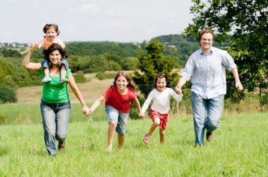 çalışan aile