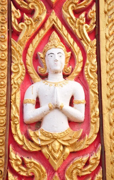 仏教の芸術スタッコの壁に — ストック写真