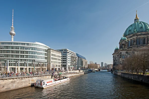 Centro de Berlim - vista da Spree — Fotografia de Stock