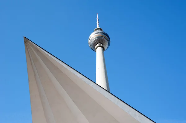 Berlin - Alexanderplatz - Tv-torony — Stock Fotó