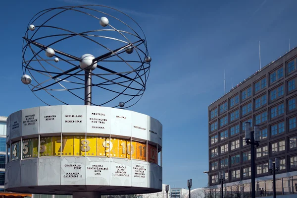 Berlin - Alexanderplatz - світ час годинник — стокове фото