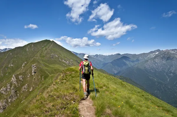 Trekking sulle Alpi — Foto Stock