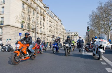 Paris, Fransa, 25 Mart 2012 - bisikletçileri tezahürü de paris