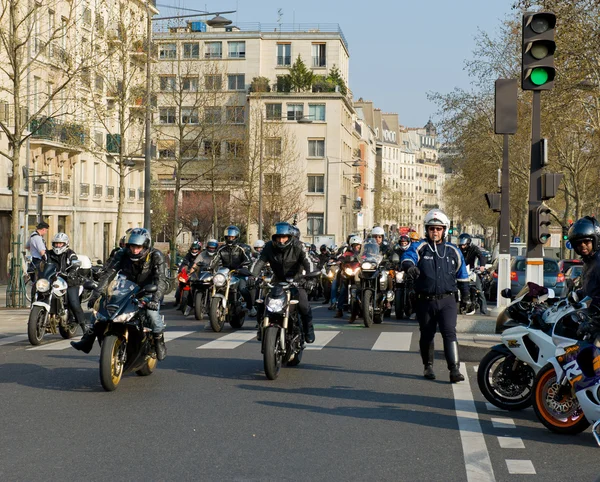 Paris, Fransa, 25 Mart 2012 - bisikletçileri tezahürü de paris