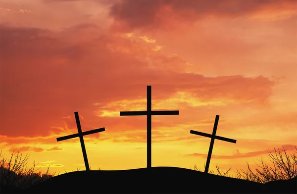 Три креста на вершине холма — стоковое фото