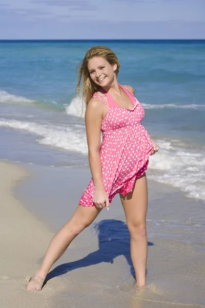 Teen on Beach — Stock Photo, Image