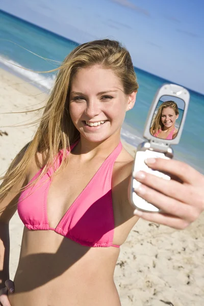 Teen on beach — Stock Photo, Image