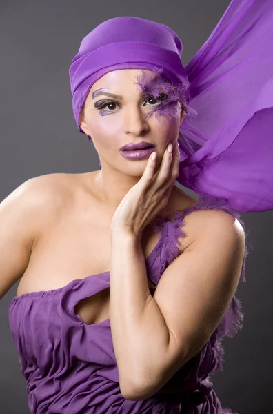 Femme en violet — Photo