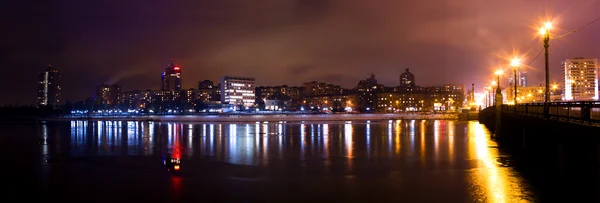 Gecenin içinde şehir — Stok fotoğraf