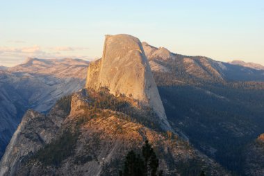 yarım kubbe dağında güneş yosemite ayarlama