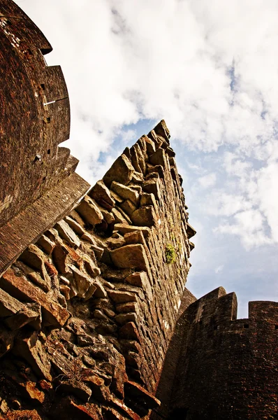 Zackige Burgmauer — Stockfoto