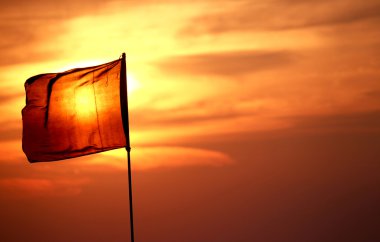 gün batımı bayrağı