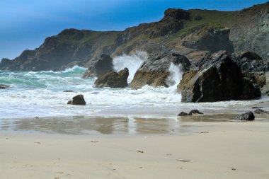 kynance Cove dalgalar