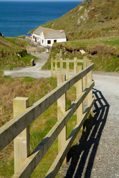 The path down to Tintagel castle on a beautiful day — 图库照片