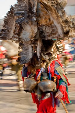 geleneksel Bulgar maskeli balo maskesi - kukeri