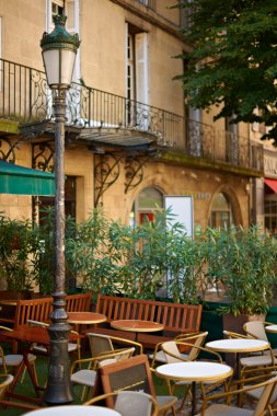 Restaurant in Aix-en Provence clipart