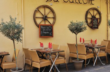Small restaurant in Aix en Provence clipart