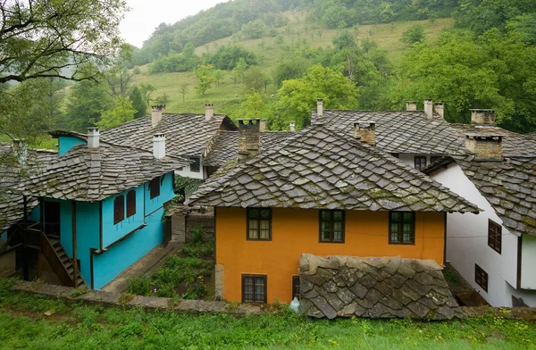 Barevné staré bulharské renesanční domy — Stock fotografie