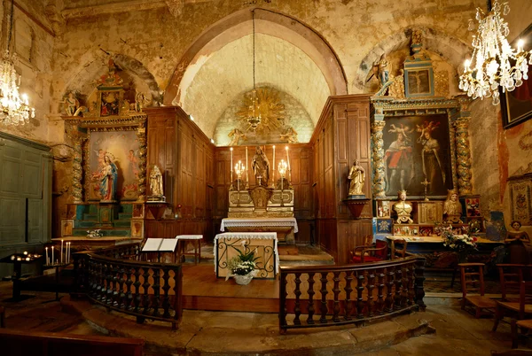 Altaret i en medeltida kyrka — Stockfoto