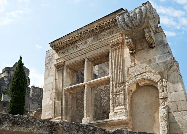 Ancient building in Baux de Provence village — Stock Photo, Image