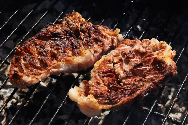 Steaks to roast on charcoals — Stock Photo, Image