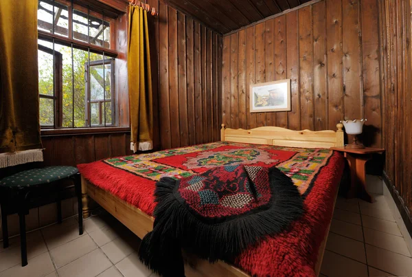Традиционный интерьер спальни — стоковое фото