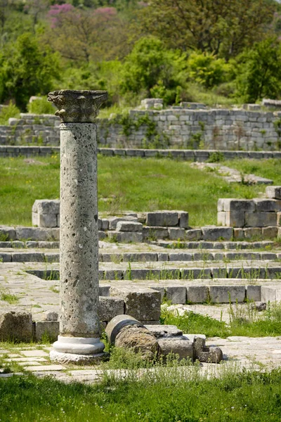 Antigua fortaleza Preslav, Bulgaria, columna de piedra — Foto de Stock