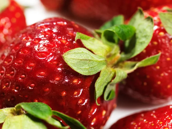 Rote Erdbeere in Nahaufnahme — Stockfoto