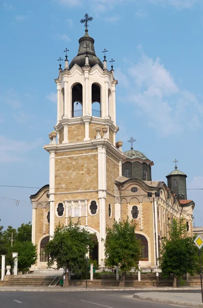 Voorzijde van de kerk in svishtov, Bulgarije — Stockfoto