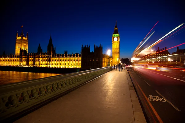 Große Ben und Häuser des Parlaments in der Nacht — Stockfoto