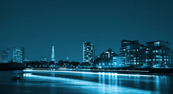 Город ночью — стоковое фото