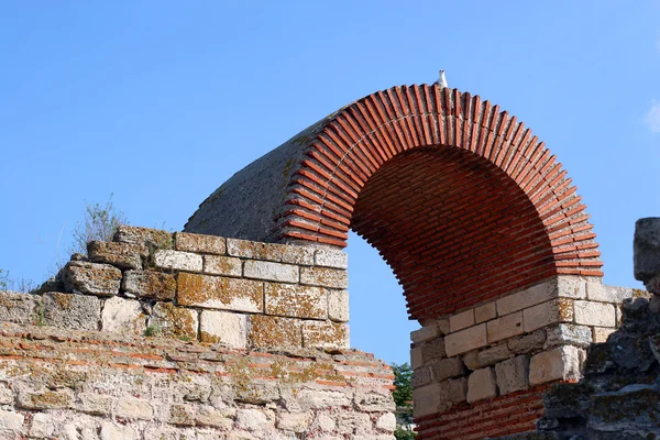 Zřícenina stara mitropolia baziliky v Nesebaru — Stock fotografie