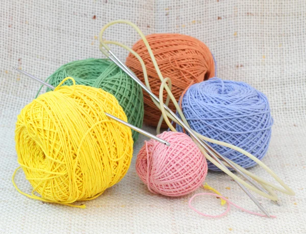 Bolas coloridas de tricô — Fotografia de Stock