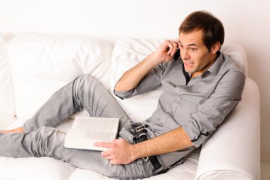 adam talink phoe üzerinde