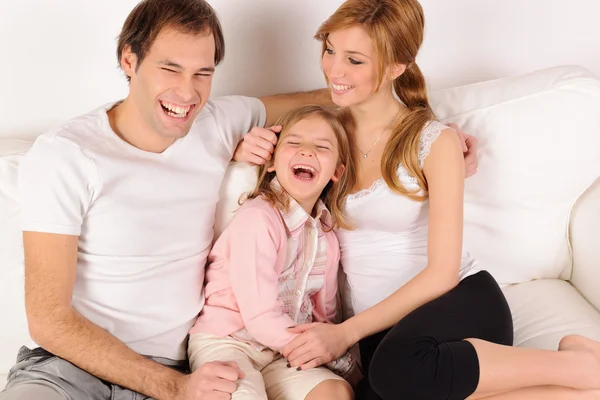 Szczęśliwa rodzina w domu — Zdjęcie stockowe