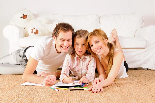 Šťastná rodina doma baví — Stock fotografie