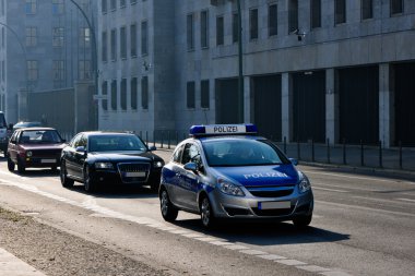 Almanya'da polis arabası