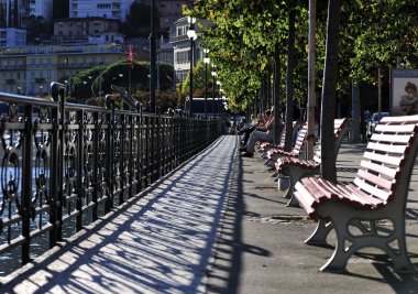 Lugano Gölü açık yürüyüş İsviçre'de